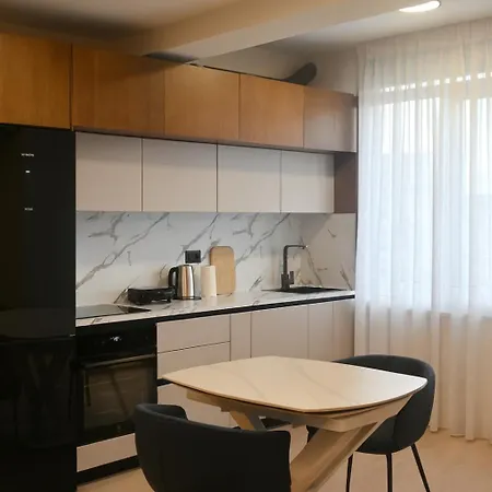 Modern Open Space Near Center تيرانا
